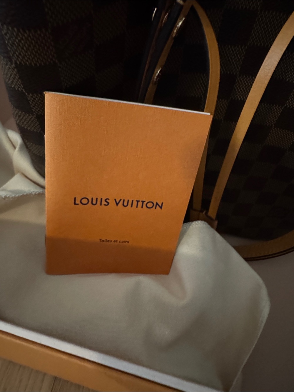 Louis Vuitton Damier Ebene Brown Tote with Pouch - Picture 9 of 10